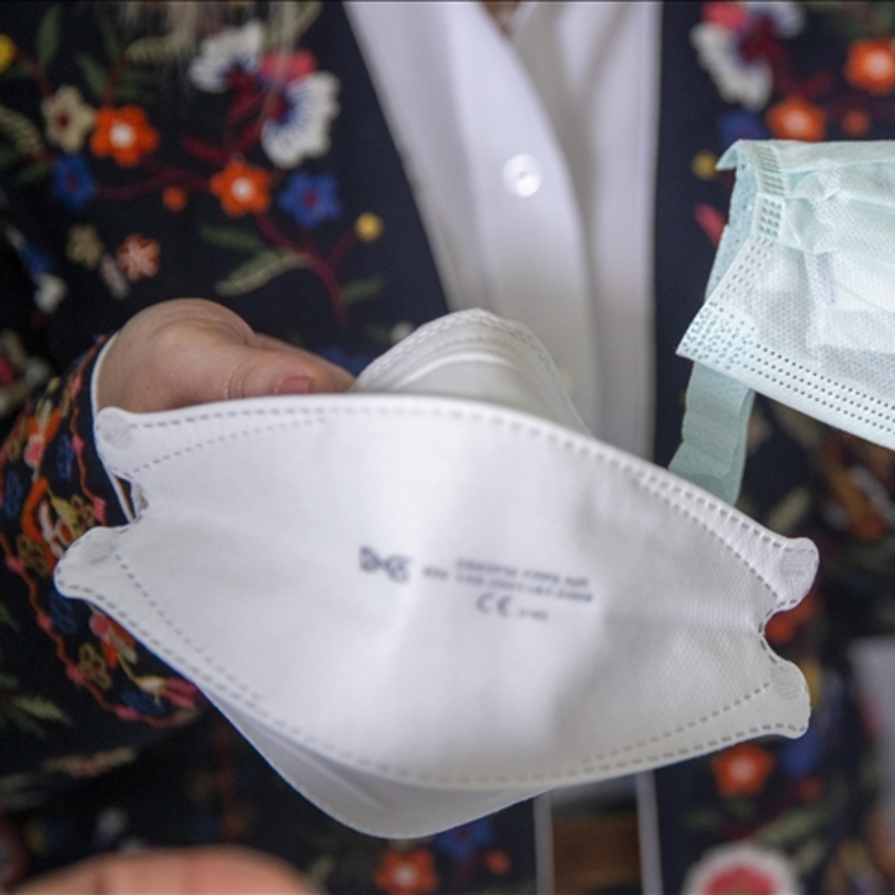 Bor Madeninden Yüksek Koruyuculuğa Sahip Cerrahi Maske Geliştirildi